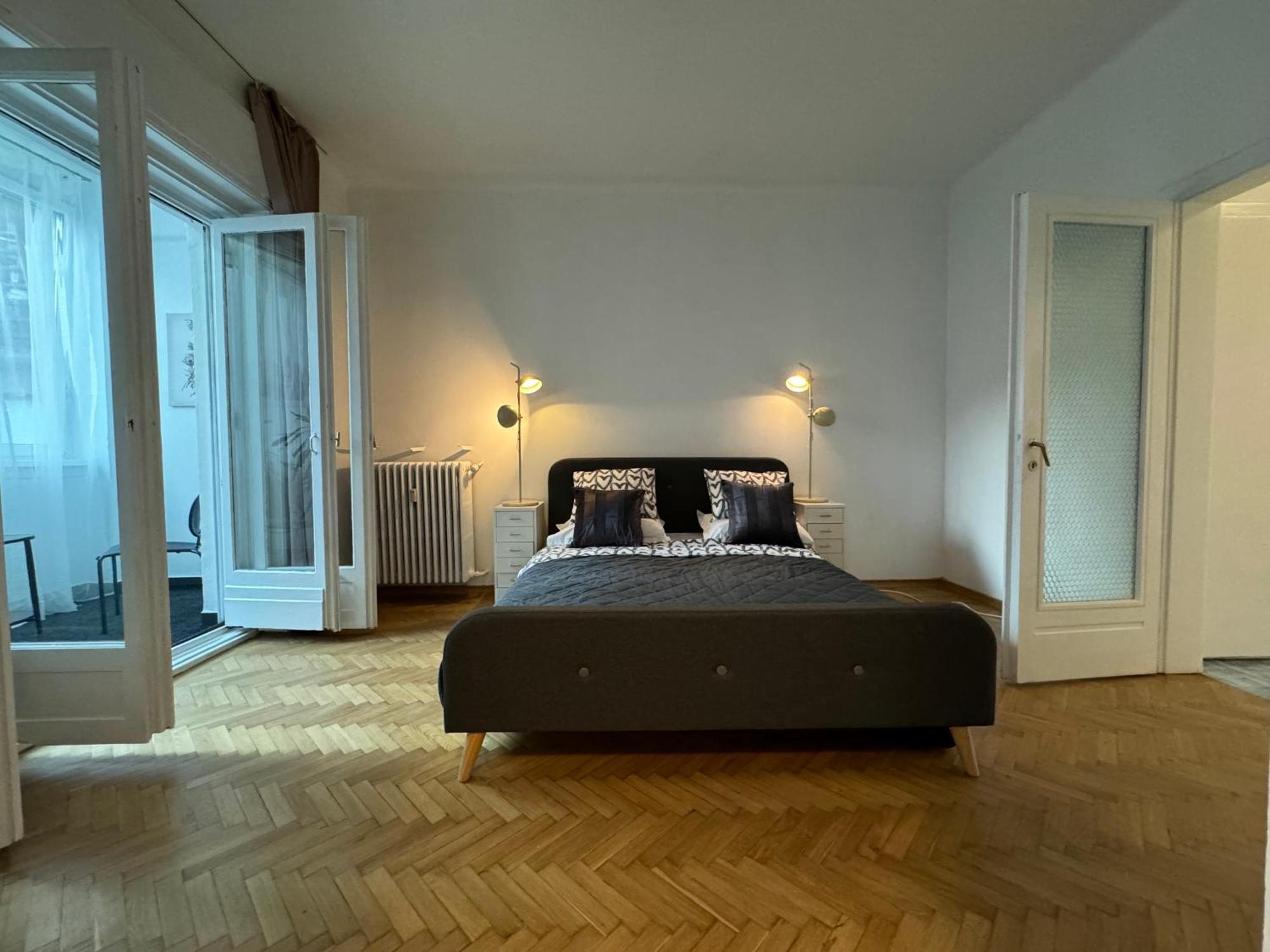 Airy & Beautiful Downtown Apartment Бухарест Екстер'єр фото